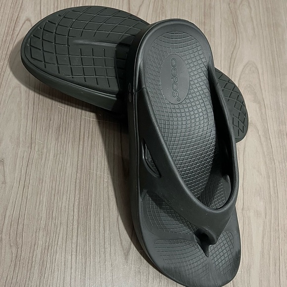OOFOS Oorigional Sandal— Black - Picture 5 of 6